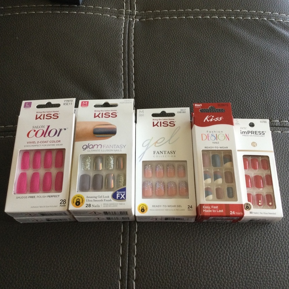 NEW Kiss Nails - (8 Sets)